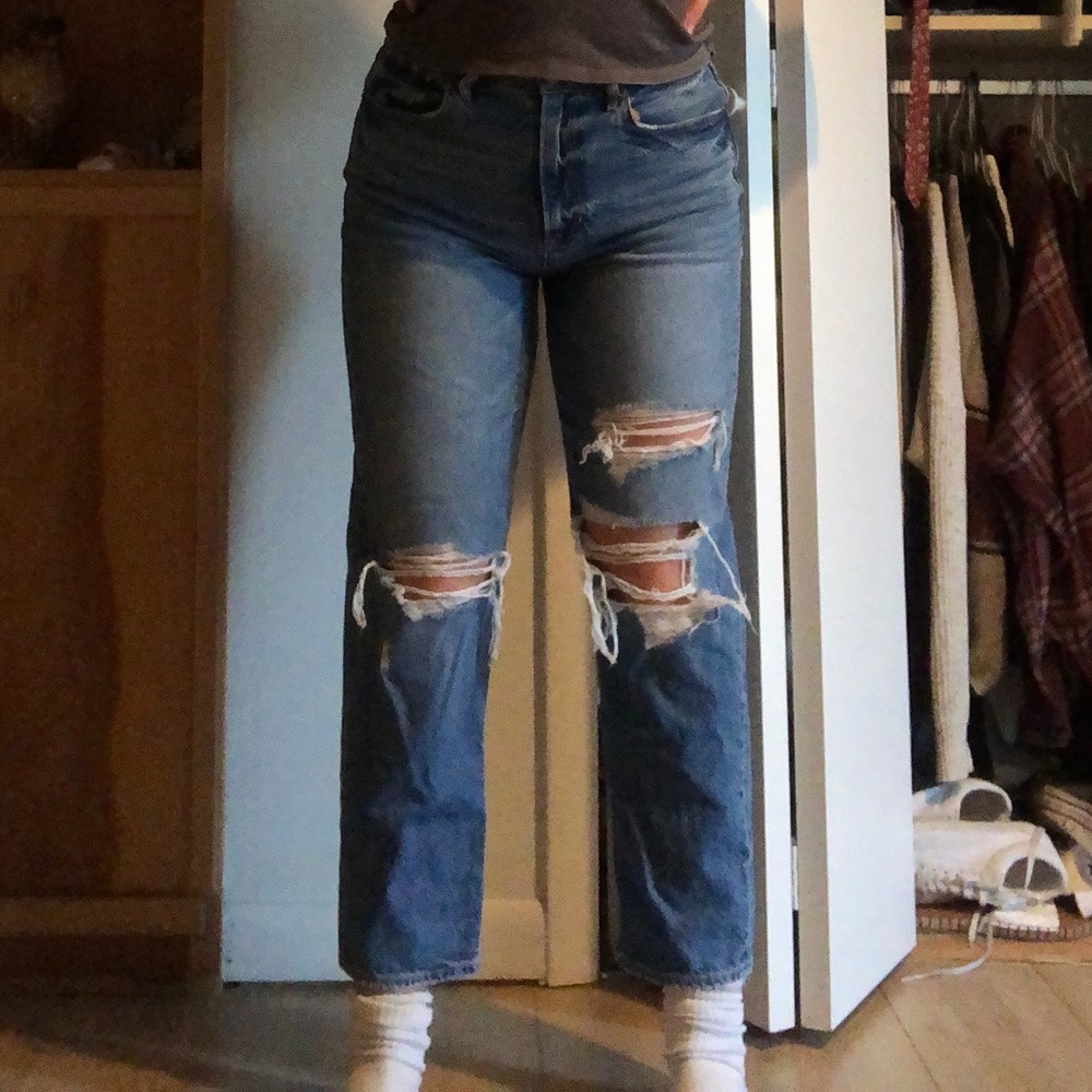 American Eagle Mom Jeans (size 8)
